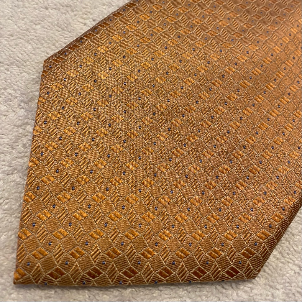 Brand New Trendy Tie By Geoffrey Beene